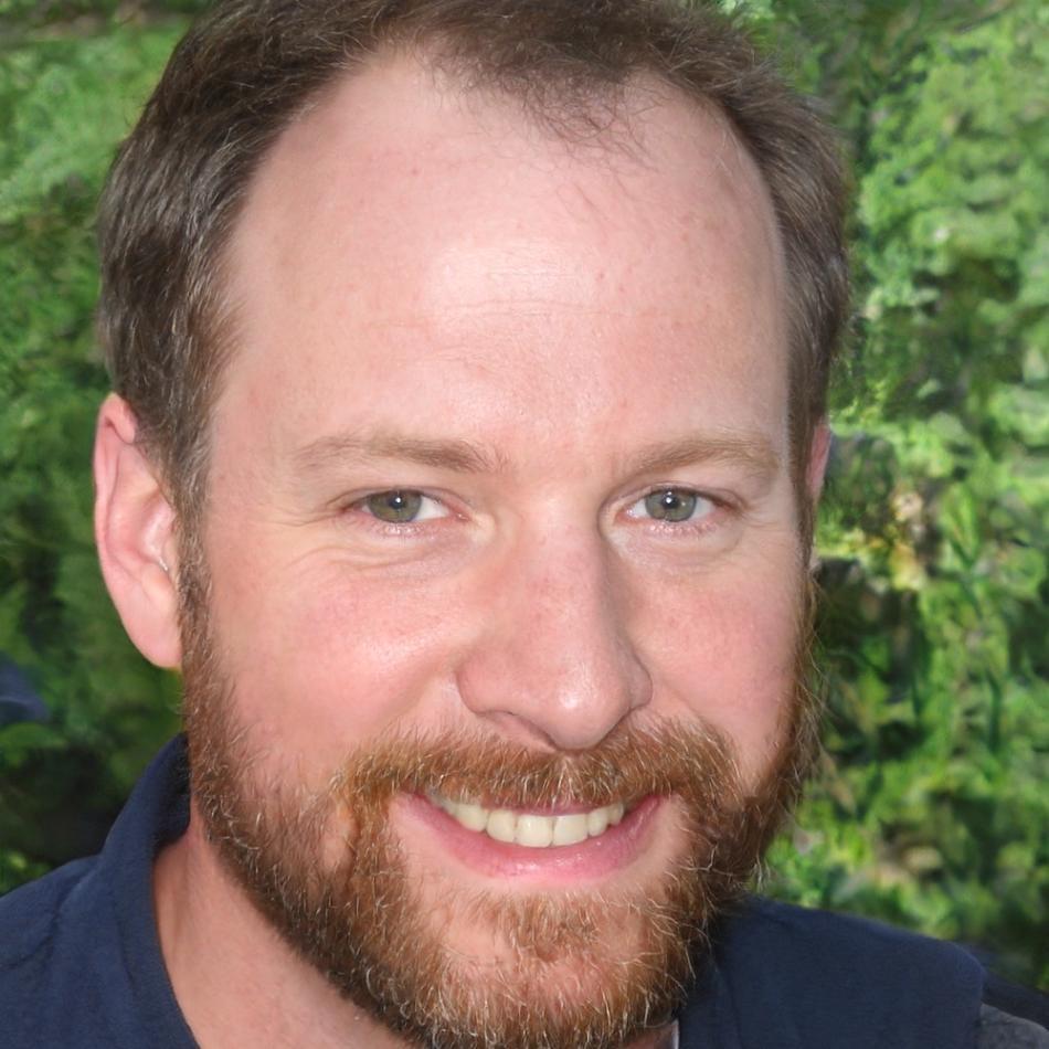 Marcus Chen, financial educator and weekly budgeting specialist